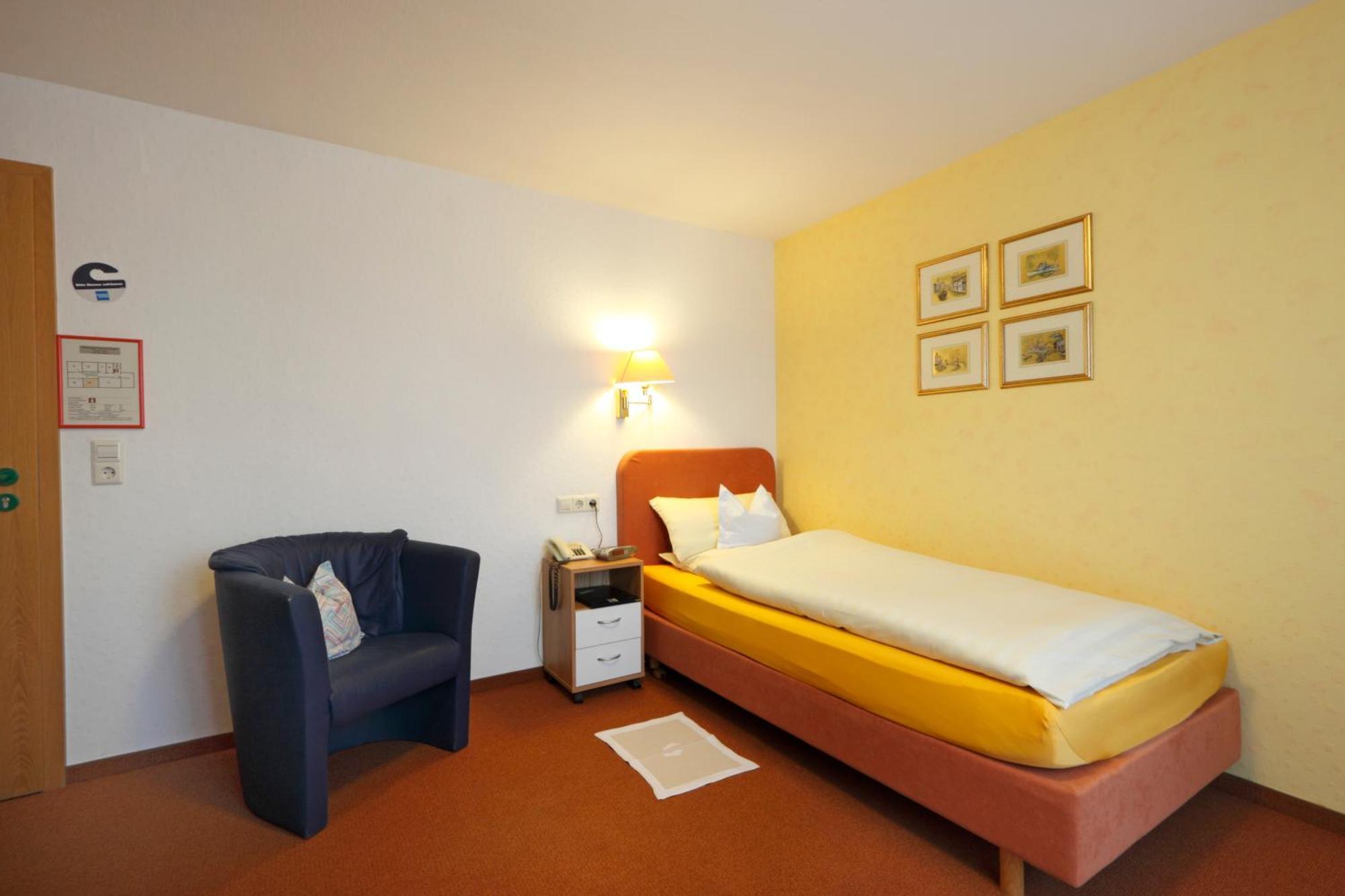 Hotel Pension Stern Bad Buchau Bagian luar foto