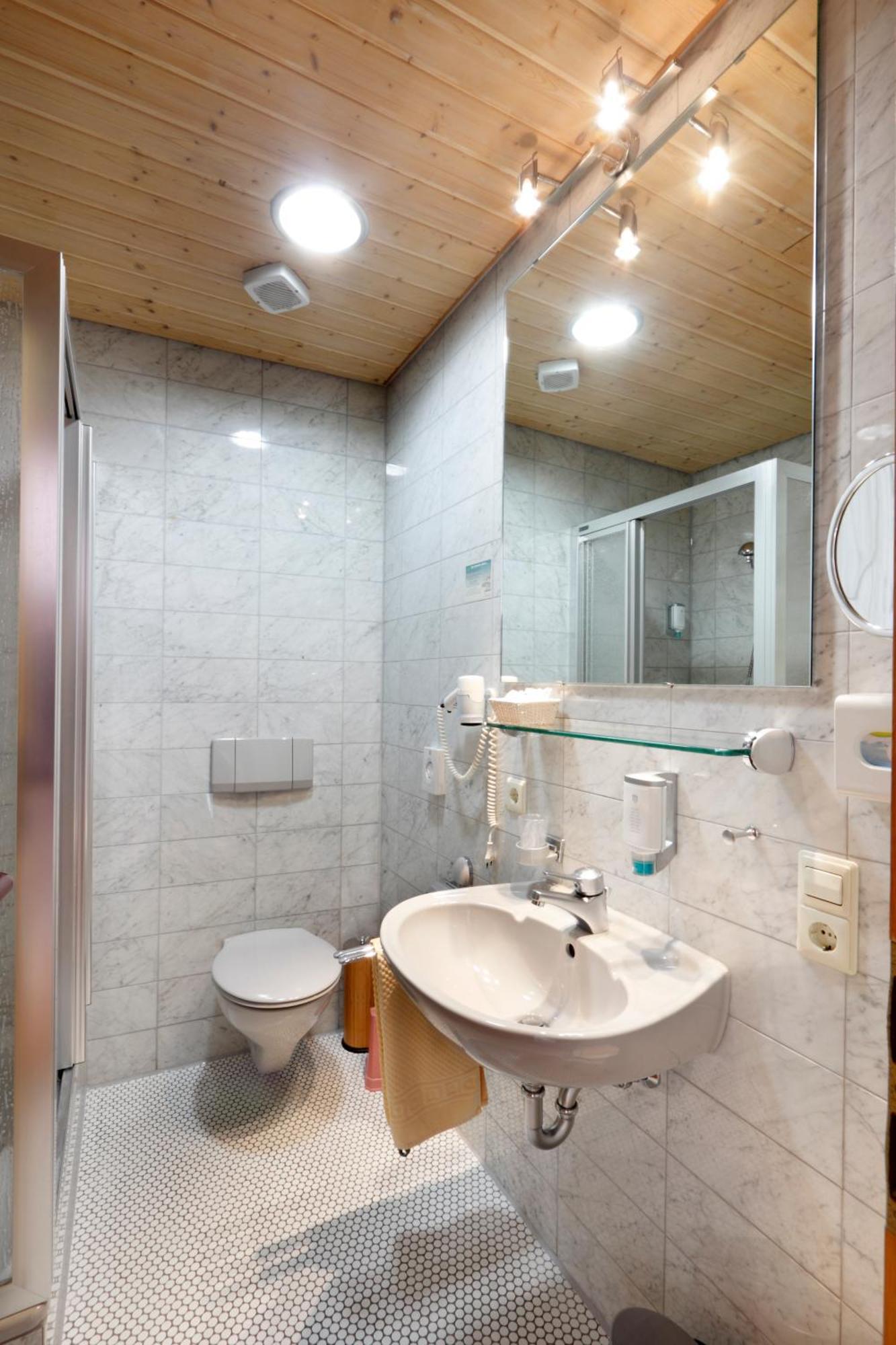 Hotel Pension Stern Bad Buchau Bagian luar foto